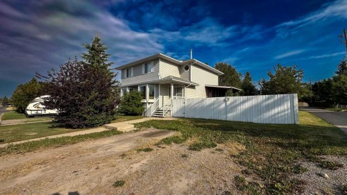 407 1 Avenue Nw, Sundre, AB - Outdoor