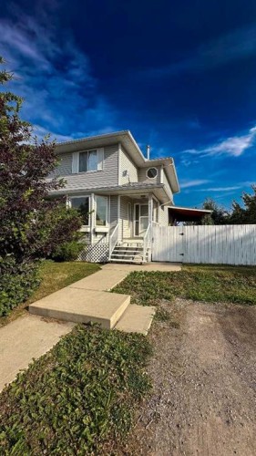 407 1 Avenue Nw, Sundre, AB - Outdoor With Deck Patio Veranda