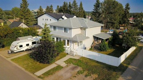 407 1 Avenue Nw, Sundre, AB - Outdoor