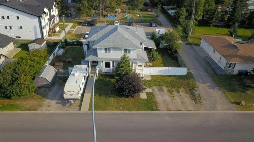 407 1 Avenue Nw, Sundre, AB - Outdoor