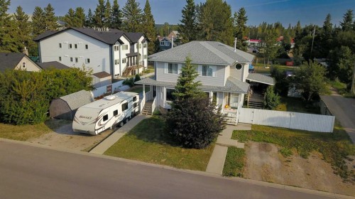 407 1 Avenue Nw, Sundre, AB - Outdoor