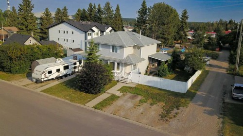 407 1 Avenue Nw, Sundre, AB - Outdoor