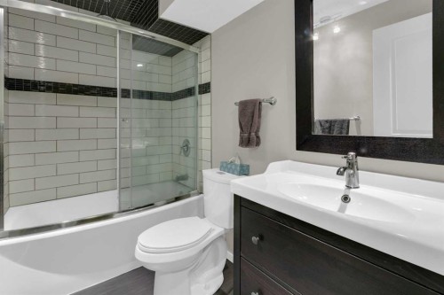 87 Marine Drive Se, Calgary, AB - Indoor Photo Showing Bathroom