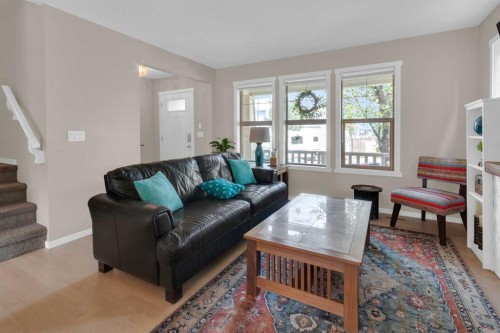 87 Marine Drive Se, Calgary, AB - Indoor Photo Showing Living Room