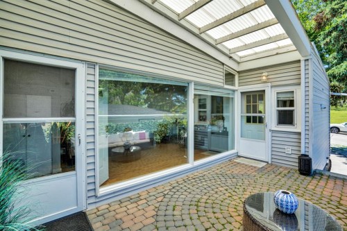 116 Selkirk Drive Sw, Calgary, AB - Outdoor