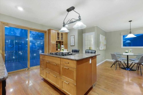 124 Oakmoor Place Sw, Calgary, AB - Indoor Photo Showing Dining Room