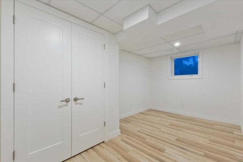 124 Oakmoor Place Sw, Calgary, AB - Indoor Photo Showing Other Room