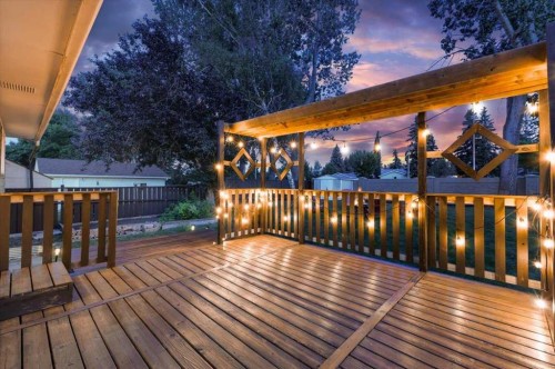 124 Oakmoor Place Sw, Calgary, AB - Outdoor With Deck Patio Veranda
