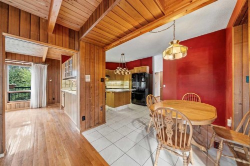 15 Glenview Drive Sw, Calgary, AB - Indoor Photo Showing Dining Room