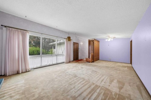 15 Glenview Drive Sw, Calgary, AB - Indoor Photo Showing Other Room