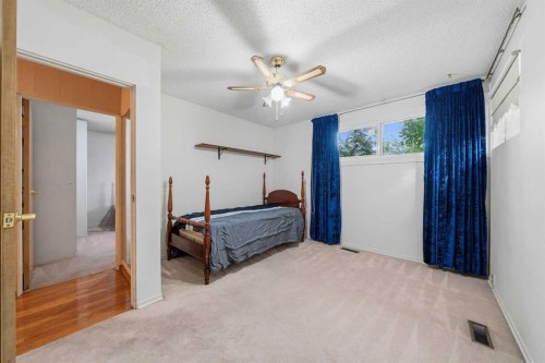 15 Glenview Drive Sw, Calgary, AB - Indoor Photo Showing Bedroom