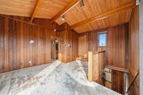 15 Glenview Drive Sw, Calgary, AB - Indoor Photo Showing Other Room
