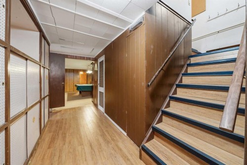 15 Glenview Drive Sw, Calgary, AB - Indoor Photo Showing Other Room