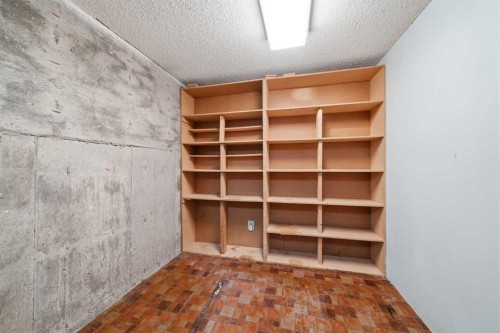 15 Glenview Drive Sw, Calgary, AB - Indoor