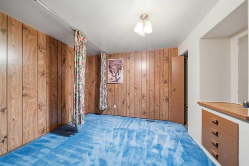 15 Glenview Drive Sw, Calgary, AB - Indoor Photo Showing Other Room