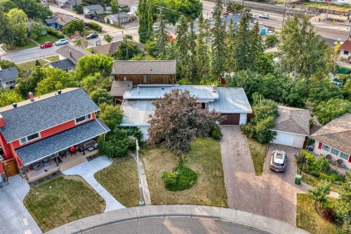 15 Glenview Drive Sw, Calgary, AB - Outdoor With Deck Patio Veranda
