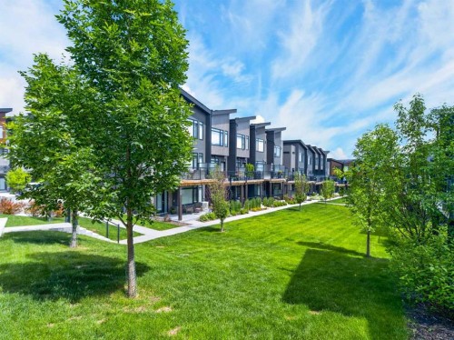 307 Royal Elm Road Nw, Calgary, AB - Outdoor