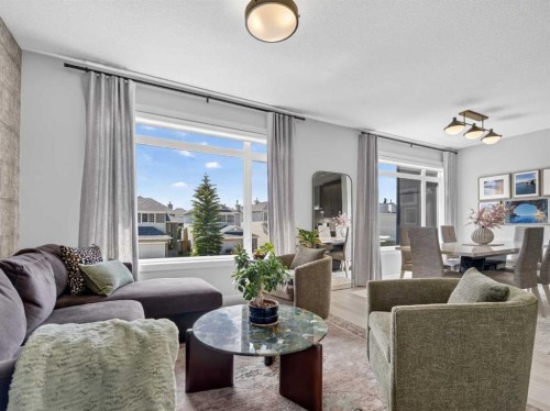 307 Royal Elm Road Nw, Calgary, AB - Indoor Photo Showing Living Room