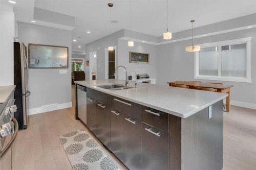 4616 82 Street Nw, Calgary, AB - Indoor Photo Showing Kitchen With Double Sink