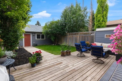 4616 82 Street Nw, Calgary, AB - Outdoor With Deck Patio Veranda
