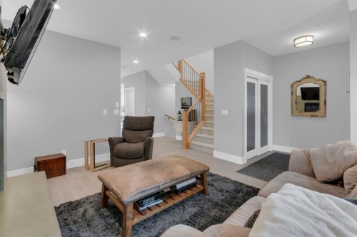 4616 82 Street Nw, Calgary, AB - Indoor Photo Showing Living Room