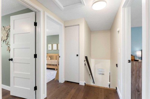 44 Sunmount Crescent Se, Calgary, AB - Indoor Photo Showing Other Room
