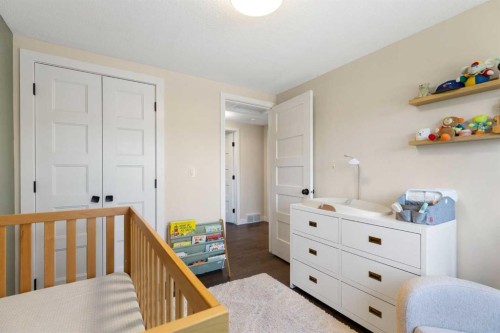44 Sunmount Crescent Se, Calgary, AB - Indoor Photo Showing Other Room