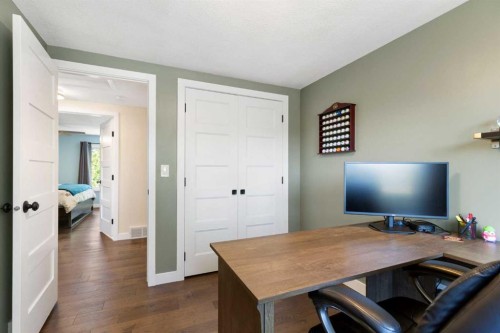 44 Sunmount Crescent Se, Calgary, AB - Indoor