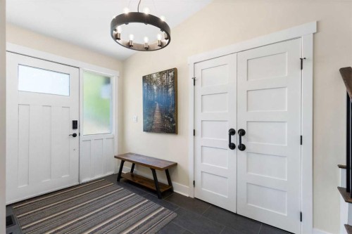 44 Sunmount Crescent Se, Calgary, AB - Indoor Photo Showing Other Room