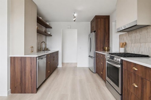 1212 Lake Sylvan Drive Se, Calgary, AB - Indoor Photo Showing Kitchen With Upgraded Kitchen