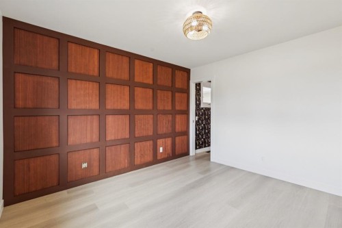 1212 Lake Sylvan Drive Se, Calgary, AB - Indoor Photo Showing Other Room