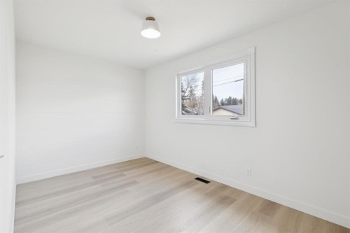 1212 Lake Sylvan Drive Se, Calgary, AB - Indoor Photo Showing Other Room