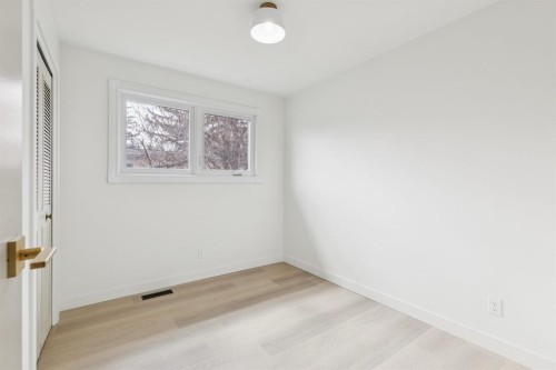 1212 Lake Sylvan Drive Se, Calgary, AB - Indoor Photo Showing Other Room