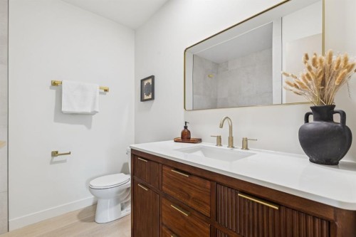 1212 Lake Sylvan Drive Se, Calgary, AB - Indoor Photo Showing Bathroom