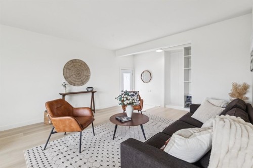 1212 Lake Sylvan Drive Se, Calgary, AB - Indoor Photo Showing Living Room