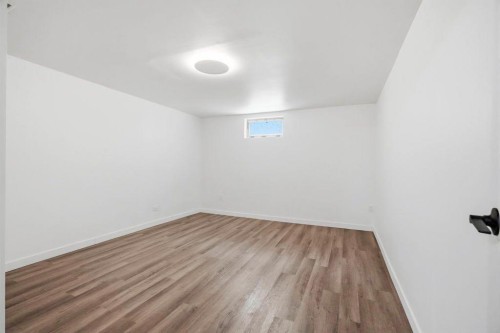 9832 Athens Road Se, Calgary, AB - Indoor Photo Showing Other Room