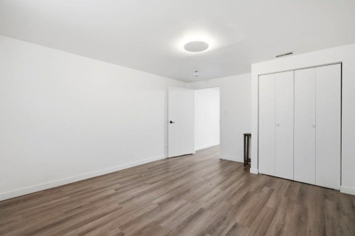 9832 Athens Road Se, Calgary, AB - Indoor Photo Showing Other Room