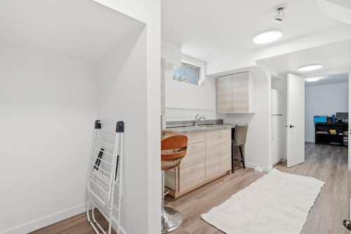 9832 Athens Road Se, Calgary, AB - Indoor