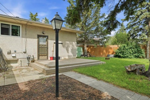9832 Athens Road Se, Calgary, AB - Outdoor