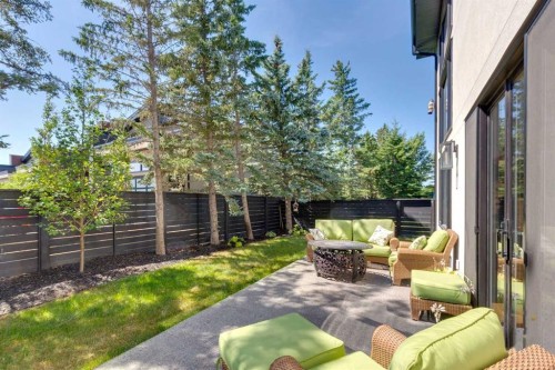 23 Elveden Park Sw, Calgary, AB - Outdoor