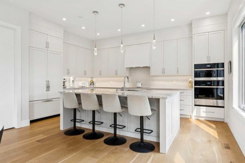 23 Elveden Park Sw, Calgary, AB - Indoor Photo Showing Kitchen With Upgraded Kitchen