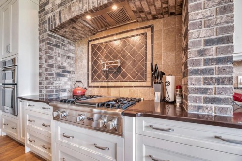 16 Heaver Gate, Rural Foothills County, AB - Indoor Photo Showing Kitchen