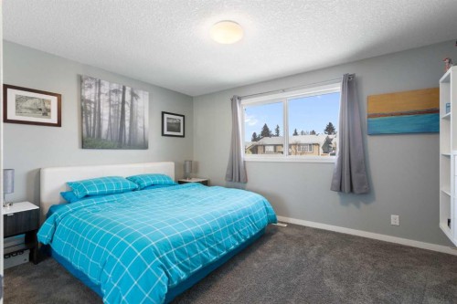 172 Rundlefield Crescent Ne, Calgary, AB - Indoor Photo Showing Bedroom