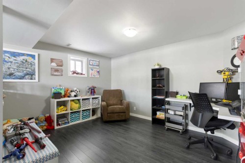 172 Rundlefield Crescent Ne, Calgary, AB - Indoor Photo Showing Office