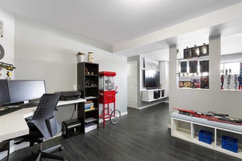 172 Rundlefield Crescent Ne, Calgary, AB - Indoor Photo Showing Office