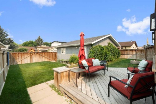 172 Rundlefield Crescent Ne, Calgary, AB - Outdoor With Deck Patio Veranda With Backyard
