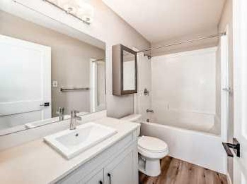 110-30 Sage Hill Walk Nw, Calgary, AB - Indoor Photo Showing Bathroom
