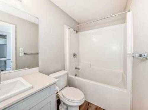 110-30 Sage Hill Walk Nw, Calgary, AB - Indoor Photo Showing Bathroom