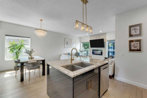 3409 2 Street Nw, Calgary, AB - Indoor Photo Showing Kitchen With Double Sink With Upgraded Kitchen