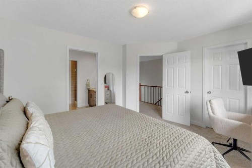 3409 2 Street Nw, Calgary, AB - Indoor Photo Showing Bedroom